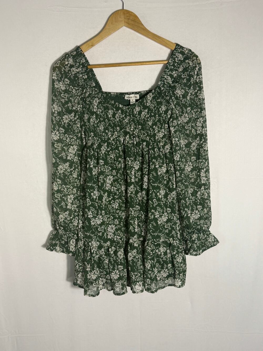 Allison + Kelly Green Floral Smocked Mini Babydoll Dress Size Small Ruffle Cuffs